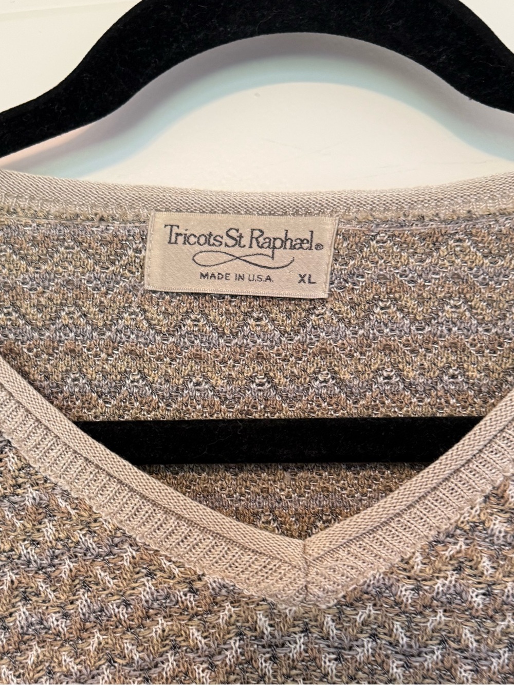 Vintage Tricots St. Raphael Textured Khaki V-Neck XL USA Grandpa Sweater Knit - Picture 2 of 5